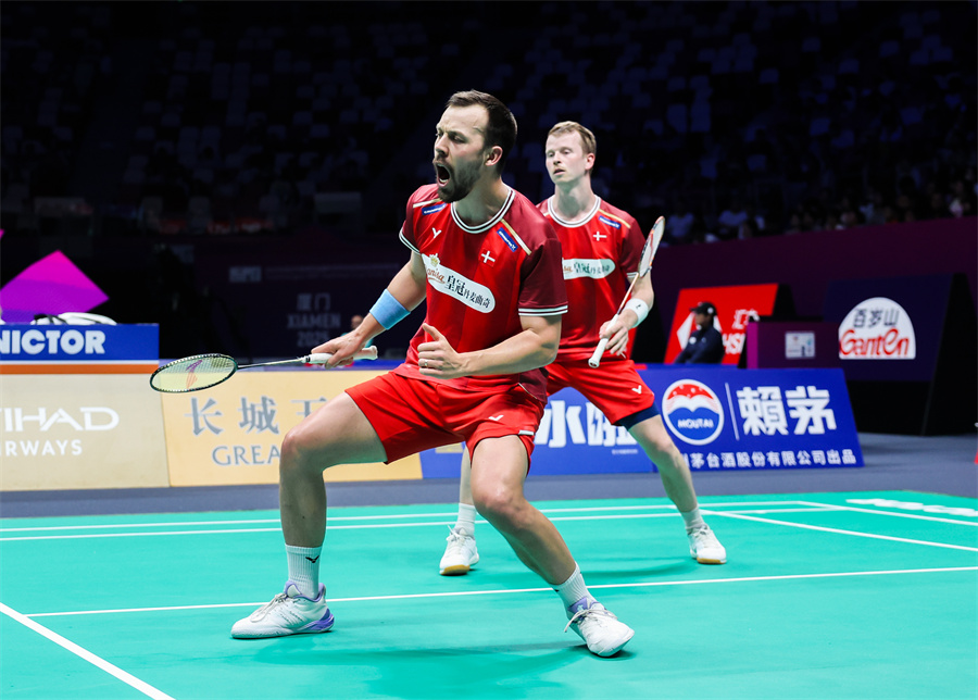 力和不屈不 力和不屈不